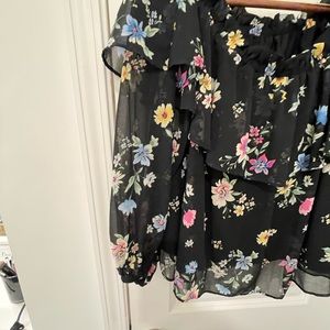 will love this flower, flowing top